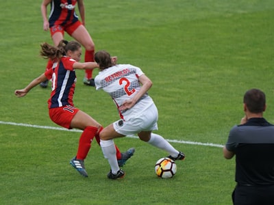 مباراة الأهلي والزمالك كرة اليدصراع العمالقة في عالم الكرة الصغيرة